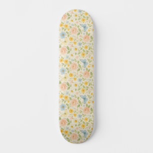 Skateboard Patrón vintage floral colorido con mariposas