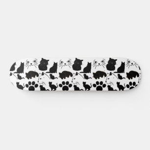 SKATEBOARD PATRONES DE GATOS NEGROS CORTOS