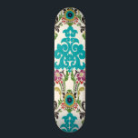 Skateboard Patrones florales Damask Plum Turquoise<br><div class="desc">Los motivos florales turquesa,  ciruela,  verde y violeta se encuentran en un fondo blanco para dar vida a esta huella de damasco Erica Vess de junio. Funciona como un regalo para usted,  un amigo o un familiar.</div>