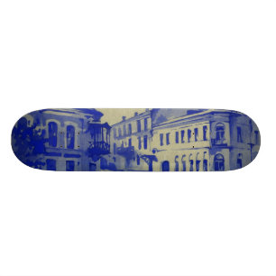 Skateboard Pequeñas calles en la ciudad vieja