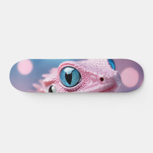Skateboard Pequeño lagartito rosado con ojos azules grandes