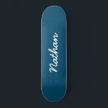 Skateboard Personalizable azul<br><div class="desc">Skateboard de Personalizable azul. Una patineta elegante,  negra y de moda. Personaliza con un nombre propio. Haz un regalo divertido para ti mismo o un regalo de cumpleaños para alguien que amas.</div>