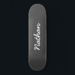 Skateboard Personalizable gris<br><div class="desc">Skateboard de Personalizable gris. Una patineta elegante,  negra y de moda. Personaliza con un nombre propio. Haz un regalo divertido para ti mismo o un regalo de cumpleaños para alguien que amas.</div>