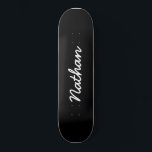 Skateboard Personalizable negro<br><div class="desc">Skateboard de Personalizable negro. Una patineta elegante,  negra y de moda. Personaliza con un nombre propio. Haz un regalo divertido para ti mismo o un regalo de cumpleaños para alguien que amas.</div>