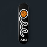 Skateboard Personalizado monocasco baloncesto en cubierta de<br><div class="desc">Personalizado monocasco de baloncesto en la cubierta de patinaje. Diseño de tablero Guay de madera para niños y chicas. Divertida idea de regalo de cumpleaños para los niños. Personaliza con tu propio nombre único, citas divertidas o cartas monográficas. Increíble idea de regalo de cumpleaños para el hijo del patinador, nieto,...</div>