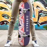 Skateboard Pink Purple Retro Moderno Resumen Bañera de mármol<br><div class="desc">Destacar en el parque de patinaje con nuestro Patinaje de Mármol Rosa y Morado Retro Moderno. Un diseño llamativo que destaca por sus motivos de giro en tonos rosa y violeta, inspirados en el arte abstracto retro y moderno. Perfecto para los aficionados al skateboarder que adoran diseños únicos y artísticos,...</div>