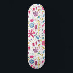 Skateboard Pintura de hembra silvestre acuarela<br><div class="desc">Una pintura acuarela moderna y bonito de flores y hojas con colores ricos de otoño esparcidos en un fondo blanco.</div>