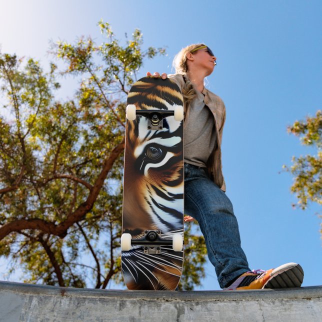 Skateboard Pintura De Un Tigre En Un Retrato De Cierre (Exterior 1)