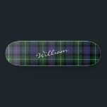 Skateboard Plaid Purple Green Tartan McKenzie Personalizado<br><div class="desc">Añada un toque clásico y tradicional con esta tabla de patinaje de raquetas color negro morado de color pastel MacKenzie. Hace un gran regalo o un regalo para ti mismo. Coincide con la decoración más reciente de esta temporada. Póngase en contacto con el diseñador en cualquier momento si desea modificar...</div>