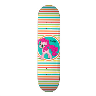 Skateboard Potro rosado; Rayas brillantes del arco iris