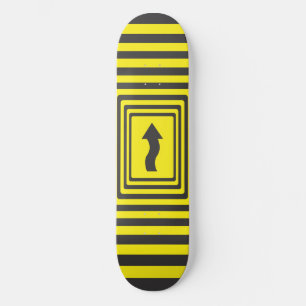 SKATEBOARD PRECAUCIÓN CASI FUTURA