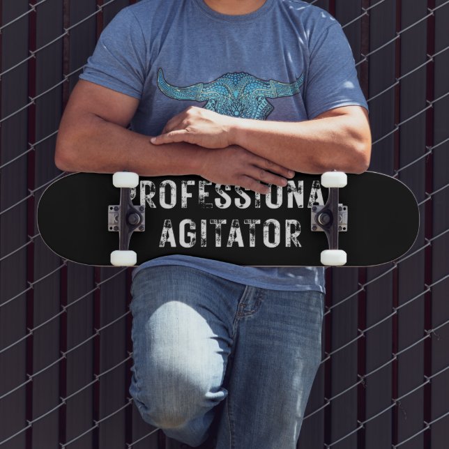 SKATEBOARD PROFESSIONAL AGITATOR  (Exterior 3)