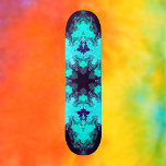 Skateboard Psicodelia Mandala Flor Azul y Púrpura<br><div class="desc">Este diseño psicodélico de flores calidoscopio presenta un diseño azul y violeta. Vibrantes imágenes trippy para el hippie moderno o para cualquiera que ame los colores vivos del funky!</div>
