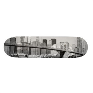 Skateboard Puente de Brooklyn y horizonte de Manhattan