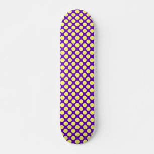 Skateboard Puntos de Polka Amarillo con fondo morado STaylor