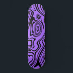Skateboard Púrpura placa de ondulación negra o elegir color<br><div class="desc">Colores personalizados - Resumen de tablas rayadas de color negro y violeta - Personalizable - o elige / agrega tu color de fondo favorito ! Diseño MIGNED</div>