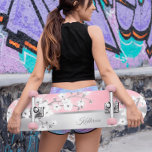 Skateboard Purpurina Rosa Flor de cerezo Monograma Girona<br><div class="desc">Rama de cerezo blanco en un fondo brillante de color rosa purpurina. Personalizar este Skateboard con el nombre de su hija!</div>