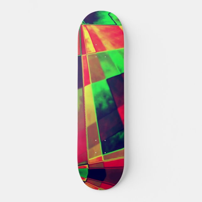 Skateboard Quadrados e retângulos coloridos e inclinados. (Anverso)