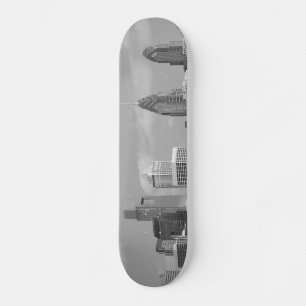 Skateboard Rascacielos Philadelphia en blanco y negro