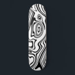 Skateboard rayado de ondulación blanca negra elegi<br><div class="desc">Colores personalizados - Resumen Warped Black and White Wavy Striped Skateboard - Personalizable - o elige / agrega tu color de fondo favorito ! Diseño MIGNED</div>