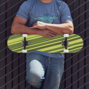 Skateboard Rayas de Verde Oliva y Amarillo Lima