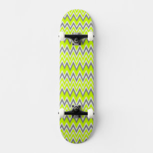 Skateboard Rayas de zigzag verde claro y gris
