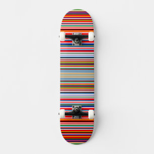 Skateboard rayas decorativas coloridas