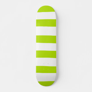 Skateboard Rayas desiguales en verde limón y blanco