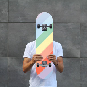 Skateboard Rayas diagonales del arcoiris pasteles