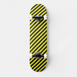 Skateboard Rayas diagonales delgadas en negro y amarillo