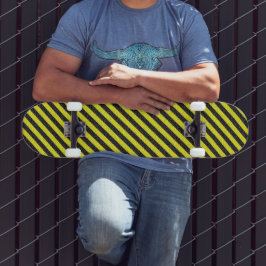 Skateboard Rayas diagonales delgadas en negro y amarillo