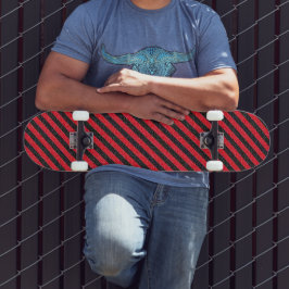 Skateboard Rayas diagonales delgadas en negro y rojo