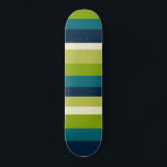 Skateboard Rayas irregulares 02<br><div class="desc">Un patinador con un atractivo diseño irregular a rayas en colores armoniosos.</div>