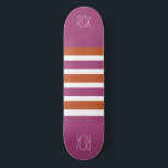 Skateboard Rayas Patrón personalizado monograma patines<br><div class="desc">Cambie el campo de texto a lo que desee. También puede cambiar el tipo de letra y su tamaño y color utilizando la función "Personalizar it",  así como añadir más campos de texto si lo desea. Vea mi tienda para ver más artículos con este diseño y opciones de color.</div>