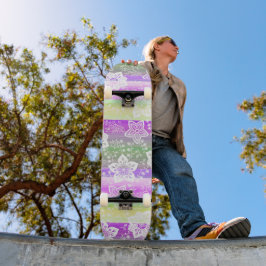 Skateboard Rayas verdes de cal blanca caliente rosa morado de
