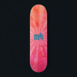 Skateboard Rayos de sol brillantes monogramados<br><div class="desc">Un patrón moderno de rayas de color gris naranja y rosa con un divertido monograma editable en gris. Personalice editando el texto en el cuadro de texto o eliminando texto sin monograma.</div>