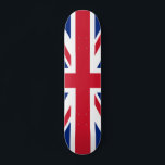Skateboard Reino Unido (Bandera Británica) (Union Jack) (Rein<br><div class="desc">Este diseño presenta la bandera nacional del Reino Unido, también conocida como Union Jack. La bandera también es conocida como la Bandera de la Unión Real en Canadá. Se remonta a principios del siglo XVII, cuando James I había heredado los tronos inglés e irlandés, que le permitían unir a Inglaterra,...</div>