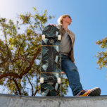 Skateboard Resumen Patines Verde azulados oscuros, negros y d<br><div class="desc">Tabla de Skate. Destacado en un diseño abstracto verde azulado oscuro, negro y dorado listo para su personalización. ✔ NOTA: ¡SÓLO CAMBIA LAS ÁREAS DE PLANTILLA NECESARIAS! 😀 Si es necesario, puede eliminar el texto y empezar a agregar de nuevo el texto y la fuente que desee. 📌 Si necesita...</div>
