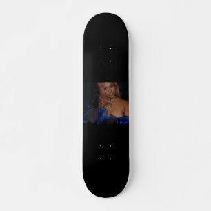 Skateboard Retrato de una bella joven