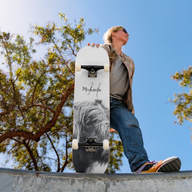Skateboard Retrato de vaca Highland monograma inicial blanco  (Exterior 1)
