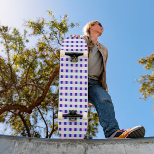 Skateboard retro eléctrico rayado azul y púrpura