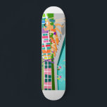 Skateboard Retro Palm Springs Hotel<br><div class="desc">Este patinaje del Retro Palm Springs Hotel es tan fabuloso como kitschy. Su brillante y brillante fachada de arco iris queda eclipsada por las montañas de color verde limón y palmeras espectacularmente icónicas. Hay un fiesta en la piscina con bellezas para bañarse y hombres musculares tomando algo de vitamina D...</div>