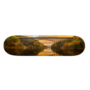 Skateboard Rey francés Bridge en caída