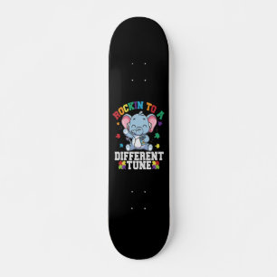 Skateboard Rockear a un autismo elefante diferente de tune