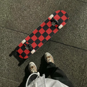 Skateboard Rojo y Negro a Cuadros