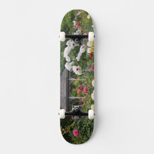 Skateboard Rosas en el Jardín de los Rosas de Gazebo y en fl