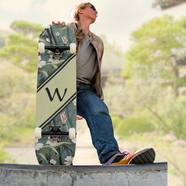 Skateboard Sage Green Chinoiserie Floral White Initial  (Subido por el creador)