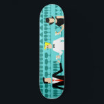 Skateboard Salón de cócteles Retro<br><div class="desc">Cada hora es feliz con este Skateboard Retro Cocktail Lounge. El diseño moderno de mediados de siglo presenta un vibrante estilo de los años 60, minimalista y personalizado de un elegante bar de cócteles. En el fondo de una pared acuática, se pueden ver filas de vasos de bebida. Al menos...</div>