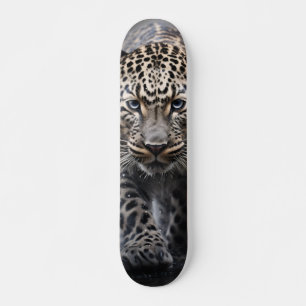 Skateboard Salvaje leopardo con mirada intensa