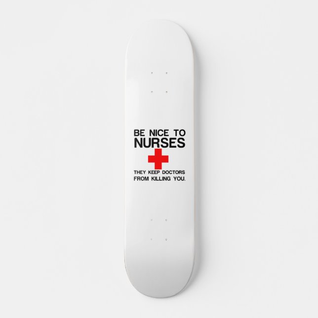 SKATEBOARD SER AGRADABLE CON LAS ENFERMERAS QUE MANTIENEN MÉD (Anverso )